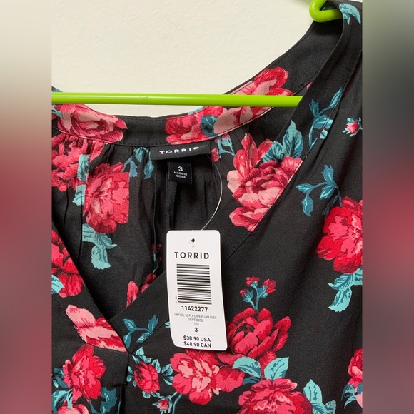 Torrid Blouse (Roses) - Picture 2 of 4